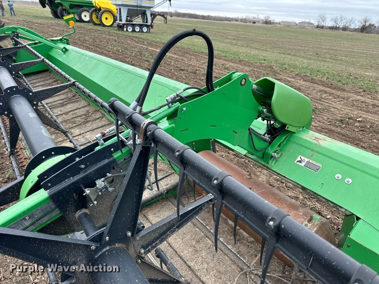 image for item DQ6727 2013 John Deere 640FD flex draper head