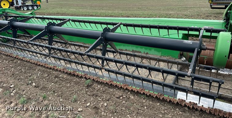 image for item DQ6727 2013 John Deere 640FD flex draper head