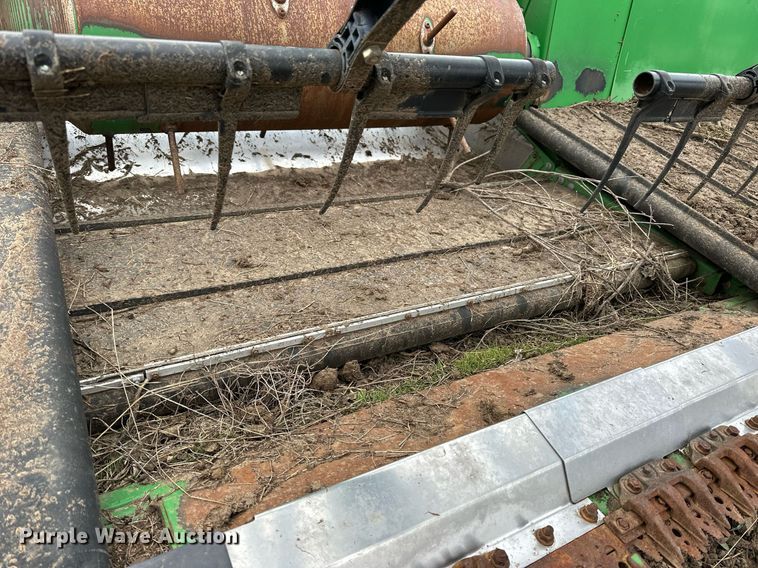 image for item DQ6727 2013 John Deere 640FD flex draper head