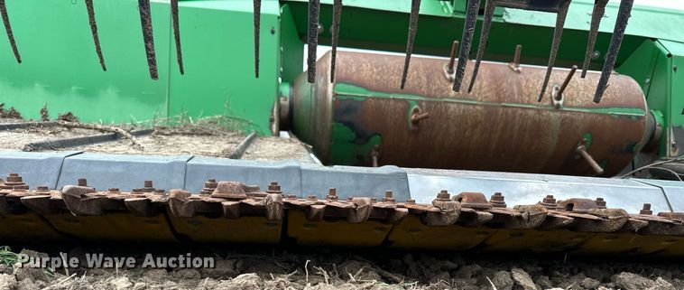 image for item DQ6727 2013 John Deere 640FD flex draper head