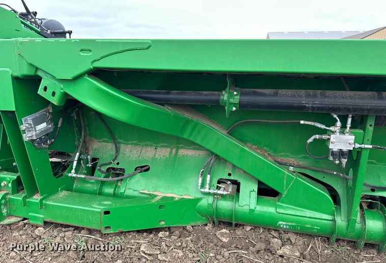image for item DQ6727 2013 John Deere 640FD flex draper head