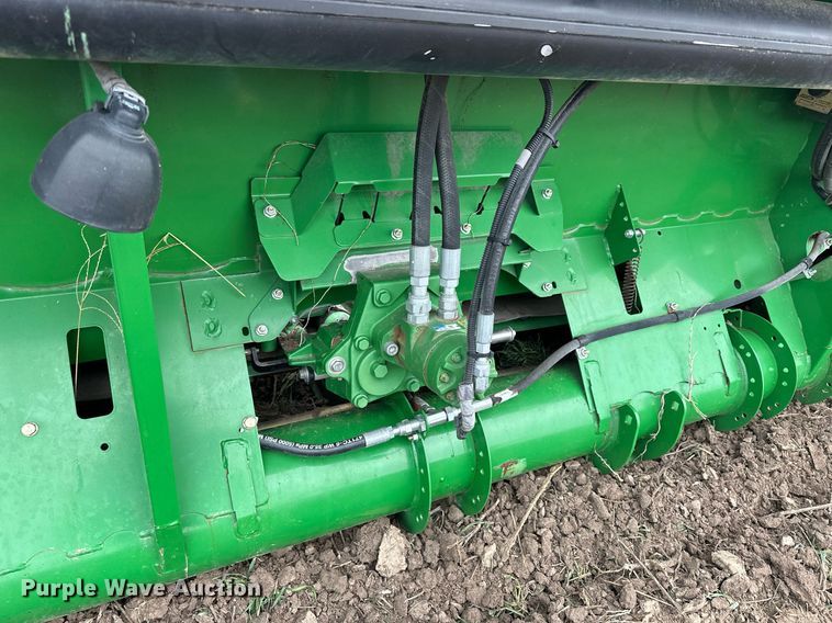 image for item DQ6727 2013 John Deere 640FD flex draper head