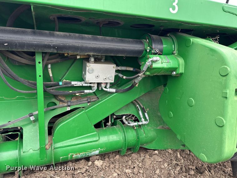 image for item DQ6727 2013 John Deere 640FD flex draper head
