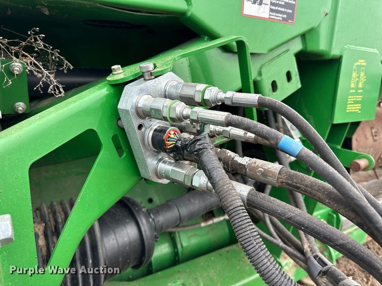 image for item DQ6727 2013 John Deere 640FD flex draper head