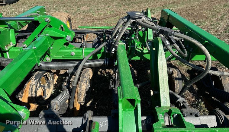 image for item DQ6729 2018 John Deere 1890C air seeder