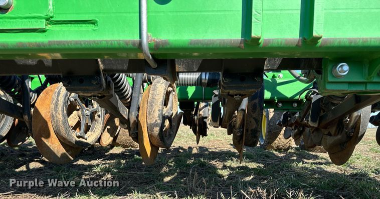 image for item DQ6729 2018 John Deere 1890C air seeder