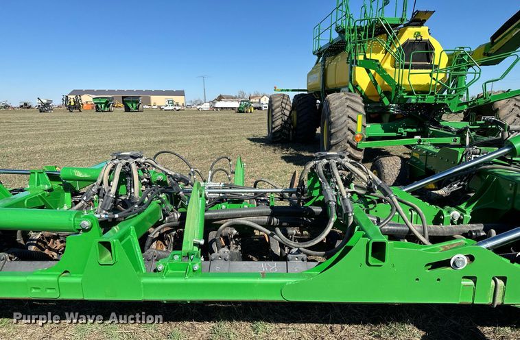 image for item DQ6729 2018 John Deere 1890C air seeder