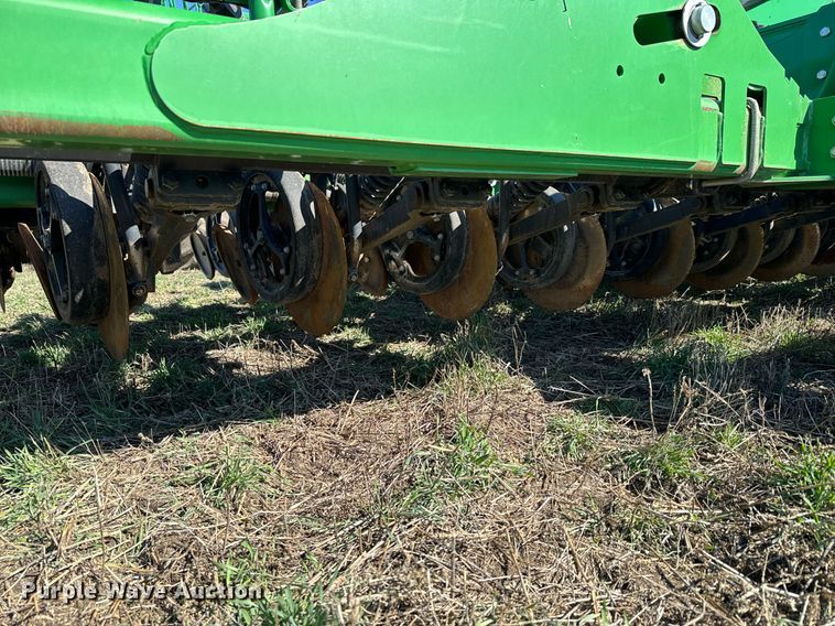 image for item DQ6729 2018 John Deere 1890C air seeder