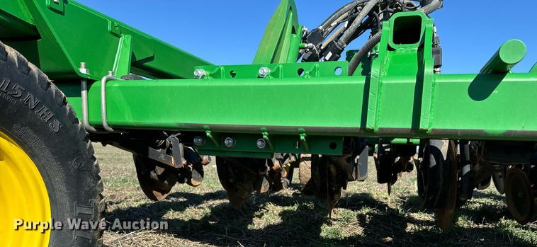 image for item DQ6729 2018 John Deere 1890C air seeder