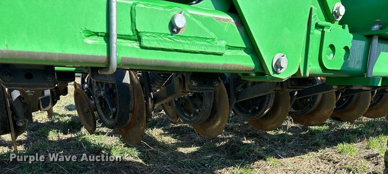 image for item DQ6729 2018 John Deere 1890C air seeder