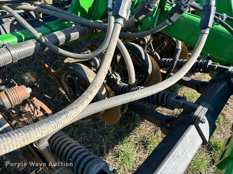 image for item DQ6729 2018 John Deere 1890C air seeder
