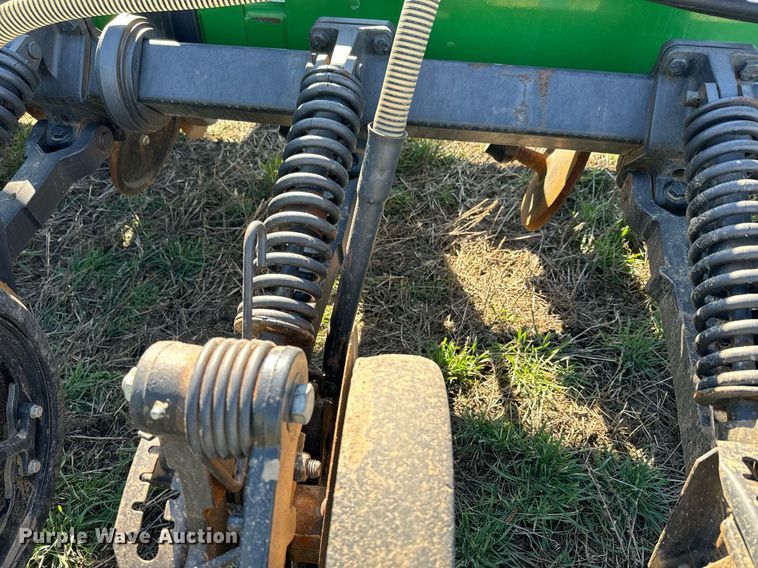 image for item DQ6729 2018 John Deere 1890C air seeder
