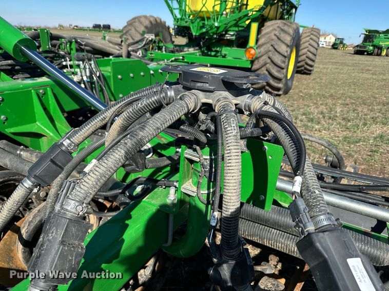 image for item DQ6729 2018 John Deere 1890C air seeder