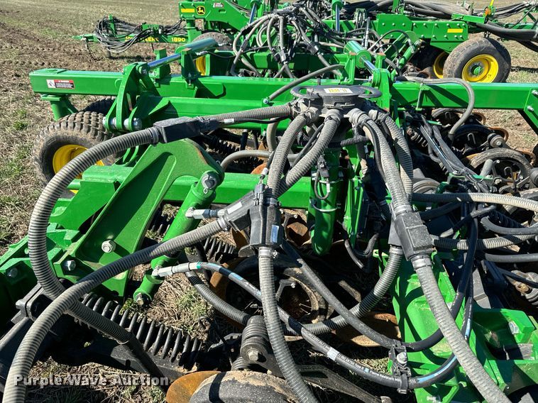image for item DQ6729 2018 John Deere 1890C air seeder