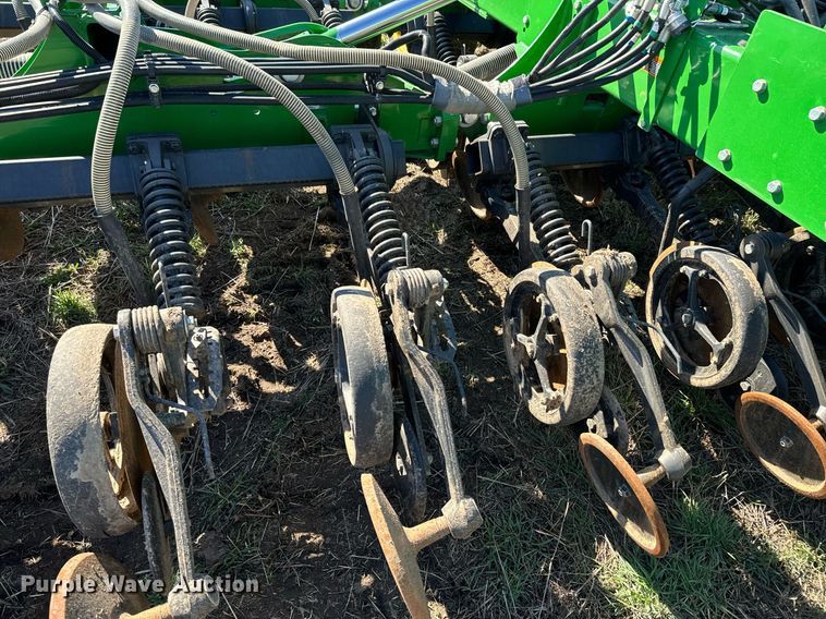 image for item DQ6729 2018 John Deere 1890C air seeder