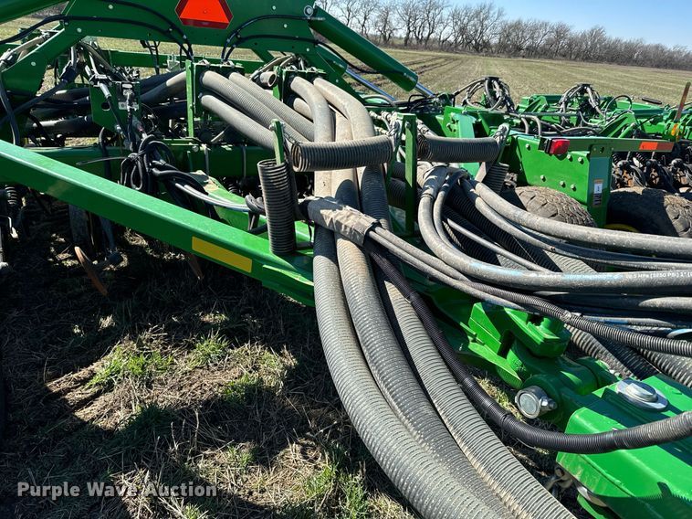 image for item DQ6729 2018 John Deere 1890C air seeder