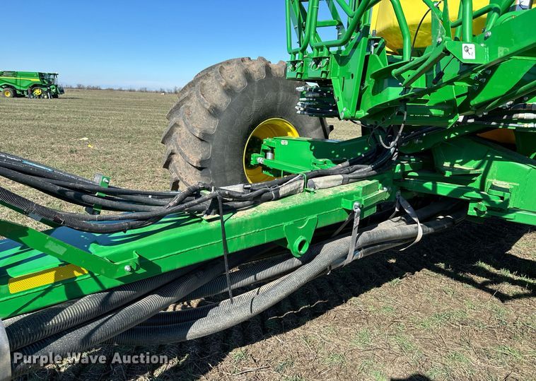 image for item DQ6729 2018 John Deere 1890C air seeder