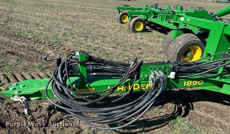 image for item DQ6729 2018 John Deere 1890C air seeder