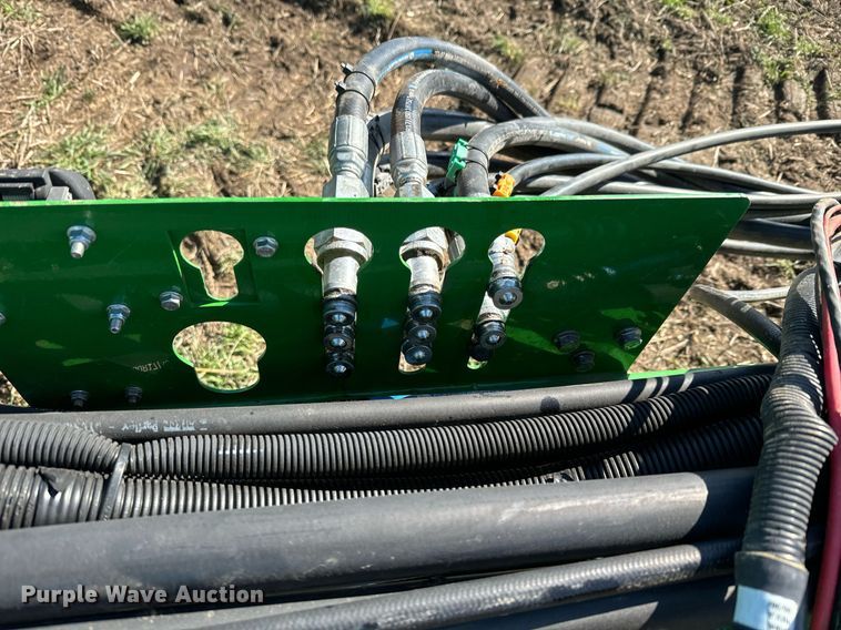 image for item DQ6729 2018 John Deere 1890C air seeder