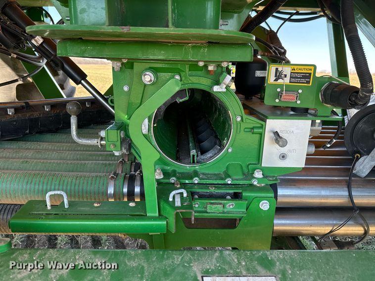 image for item DQ6729 2018 John Deere 1890C air seeder