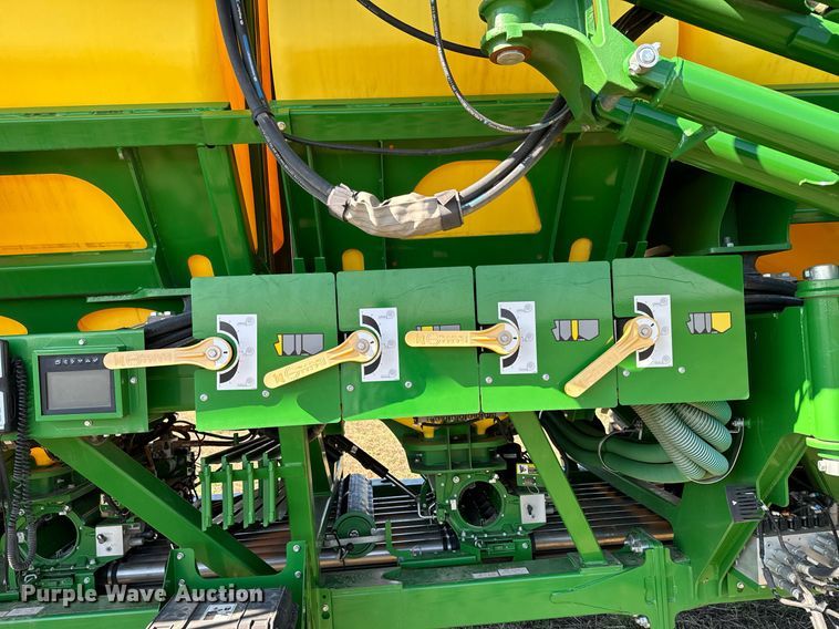 image for item DQ6729 2018 John Deere 1890C air seeder