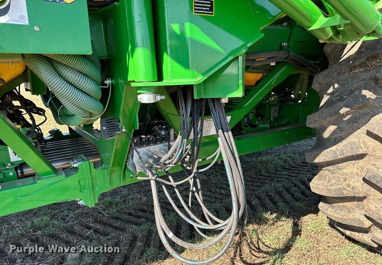 image for item DQ6729 2018 John Deere 1890C air seeder