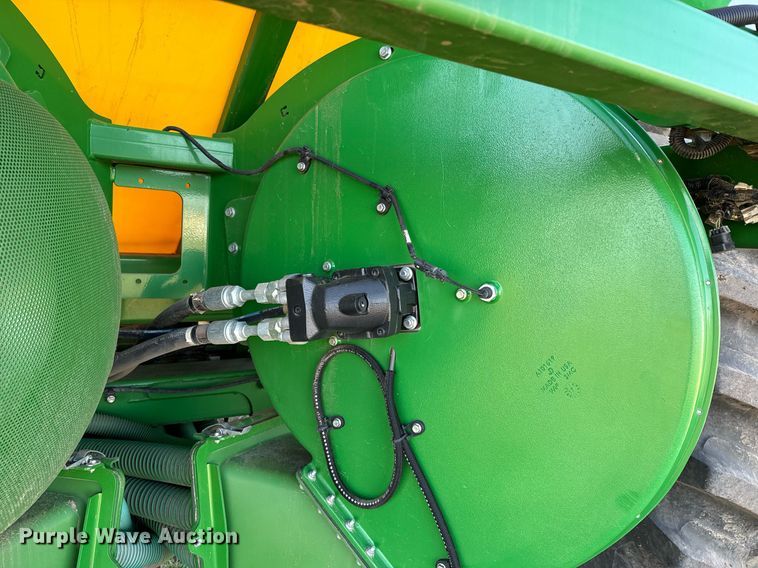 image for item DQ6729 2018 John Deere 1890C air seeder