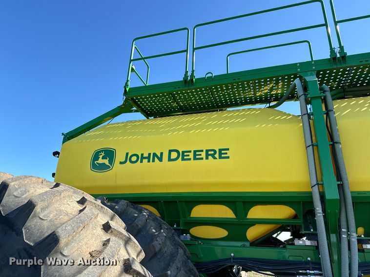 image for item DQ6729 2018 John Deere 1890C air seeder