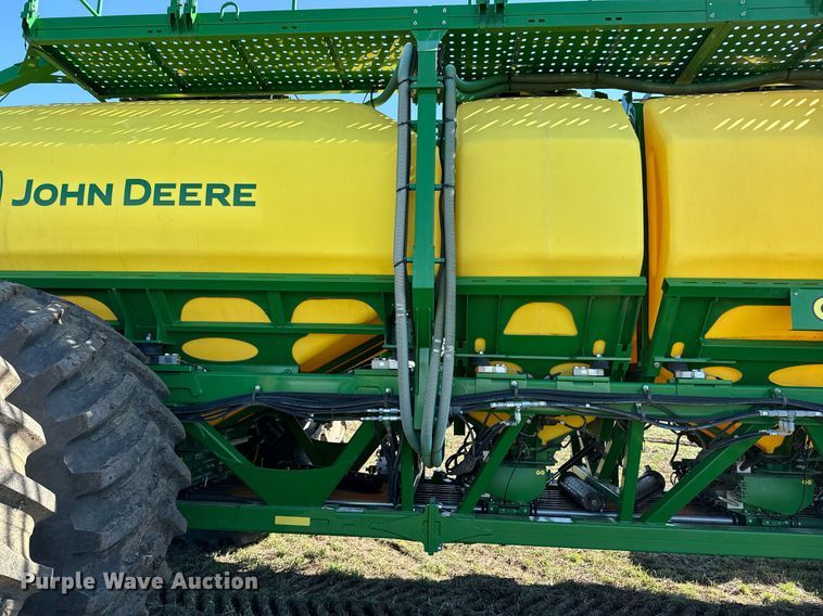 image for item DQ6729 2018 John Deere 1890C air seeder