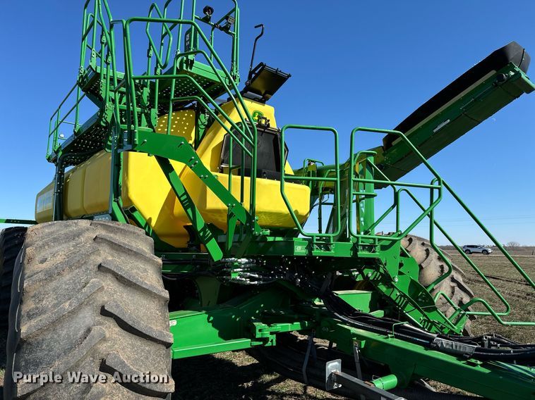 image for item DQ6729 2018 John Deere 1890C air seeder