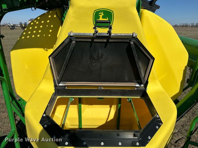 image for item DQ6729 2018 John Deere 1890C air seeder