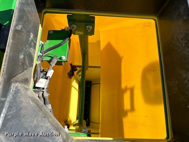 image for item DQ6729 2018 John Deere 1890C air seeder