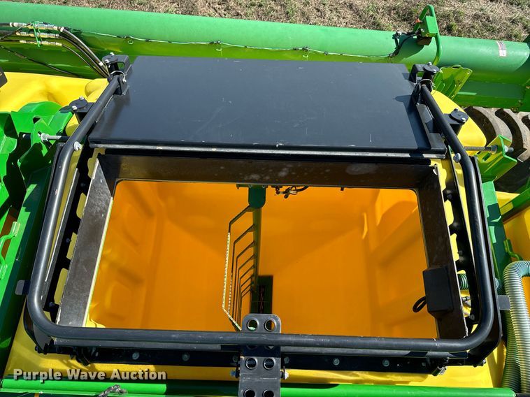 image for item DQ6729 2018 John Deere 1890C air seeder