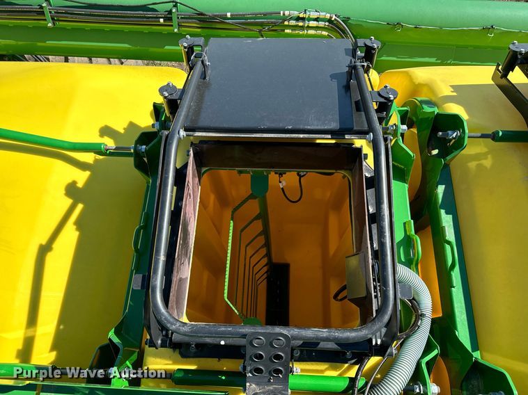 image for item DQ6729 2018 John Deere 1890C air seeder