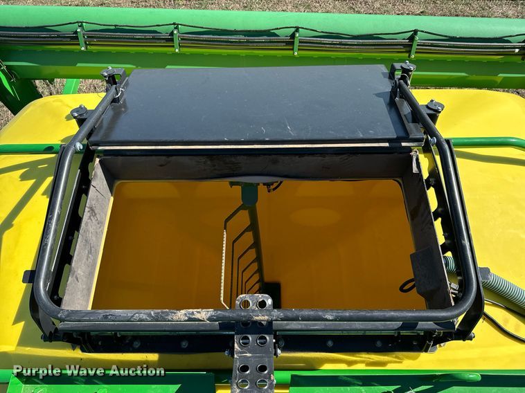 image for item DQ6729 2018 John Deere 1890C air seeder