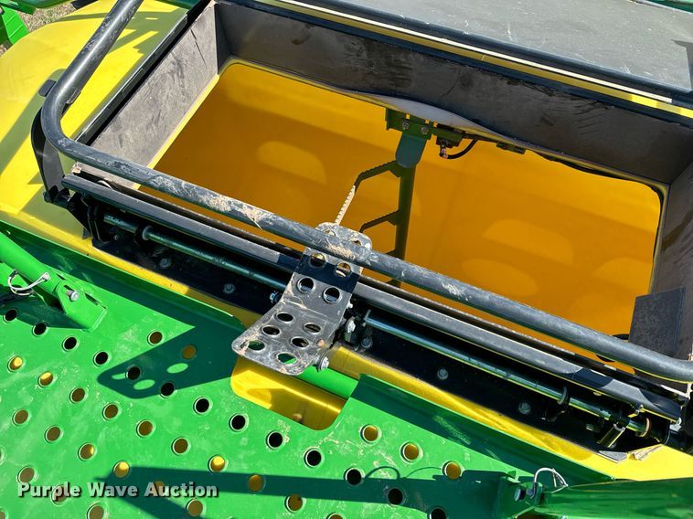 image for item DQ6729 2018 John Deere 1890C air seeder