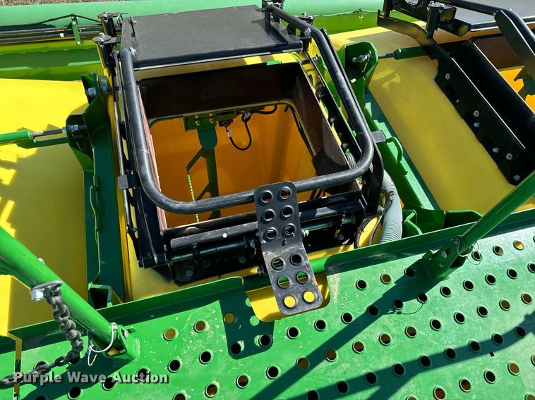 image for item DQ6729 2018 John Deere 1890C air seeder
