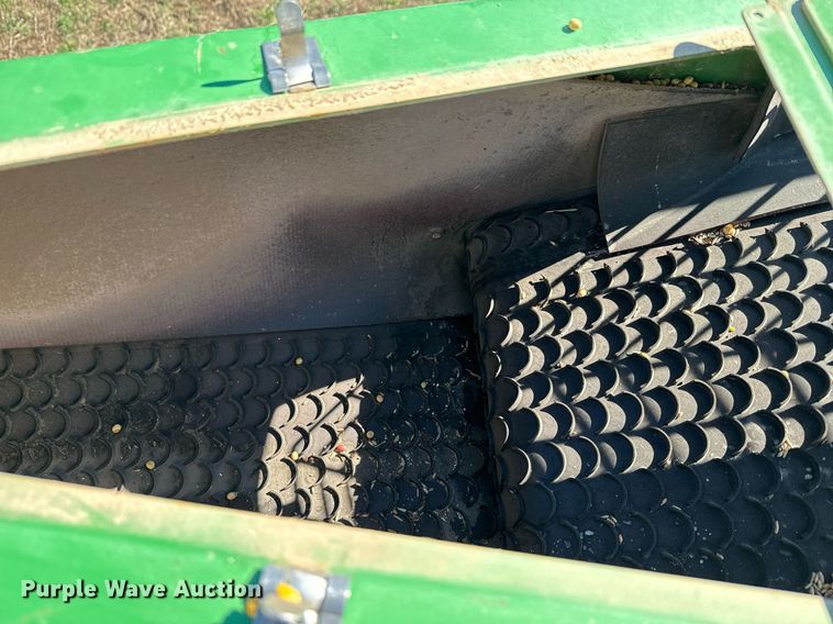 image for item DQ6729 2018 John Deere 1890C air seeder