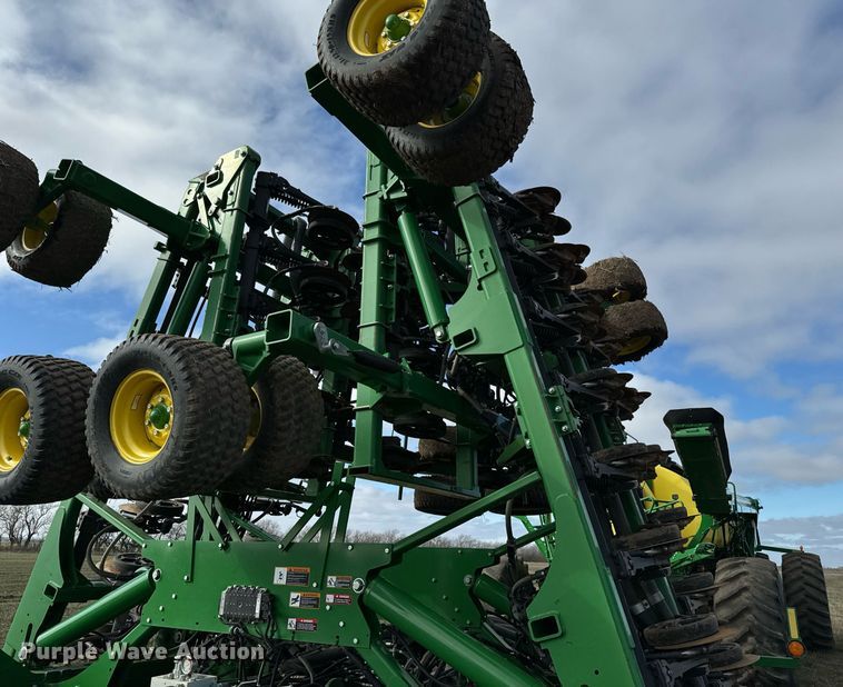 image for item DQ6729 2018 John Deere 1890C air seeder