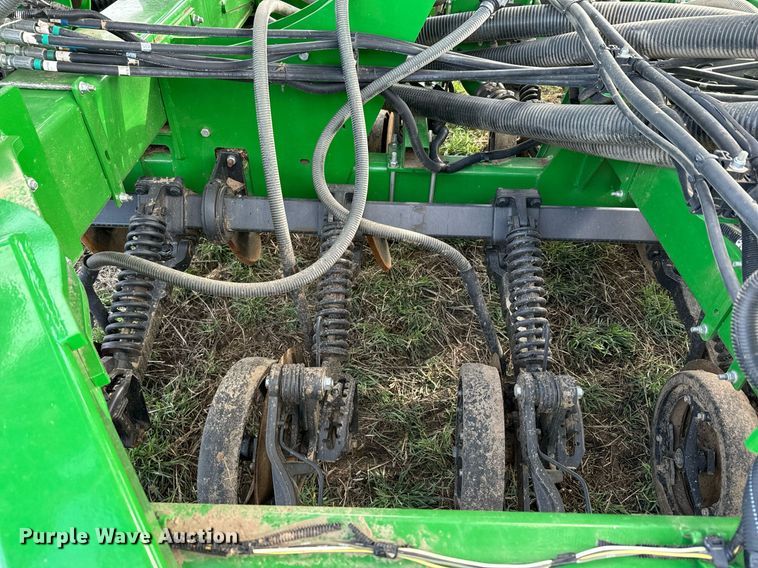 image for item DQ6729 2018 John Deere 1890C air seeder