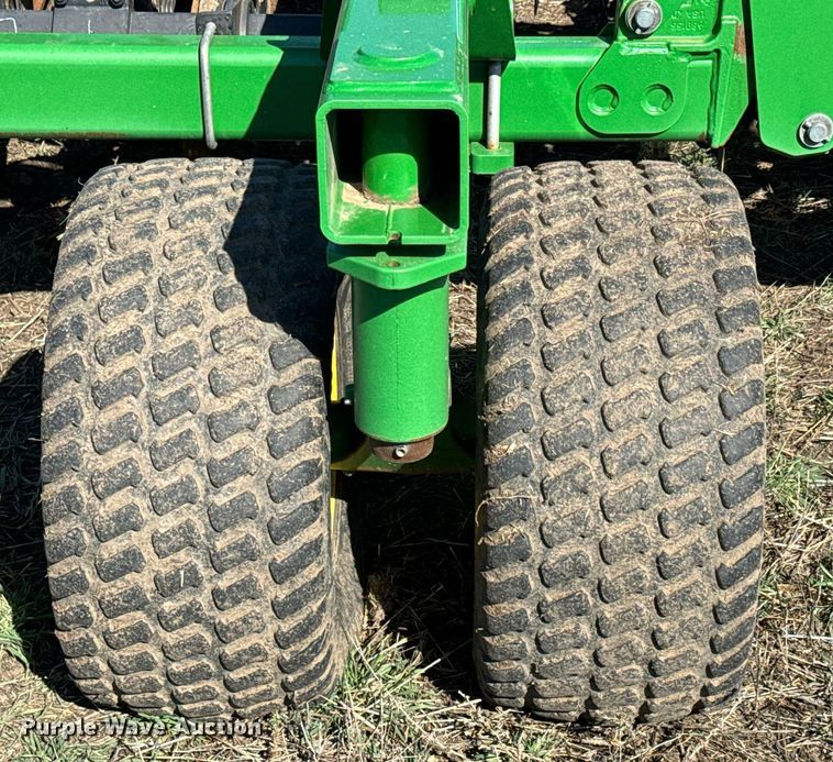 image for item DQ6729 2018 John Deere 1890C air seeder