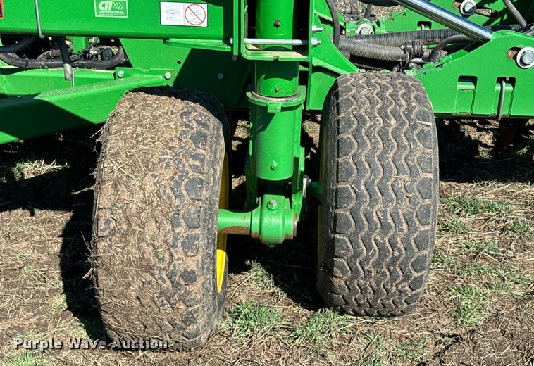 image for item DQ6729 2018 John Deere 1890C air seeder