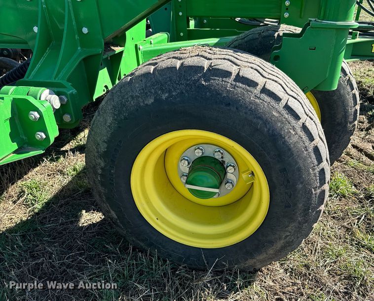 image for item DQ6729 2018 John Deere 1890C air seeder