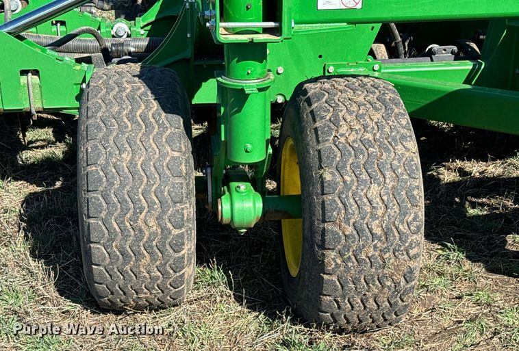 image for item DQ6729 2018 John Deere 1890C air seeder