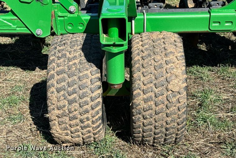 image for item DQ6729 2018 John Deere 1890C air seeder