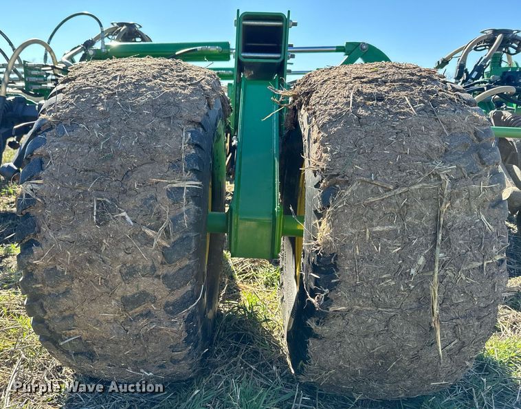 image for item DQ6729 2018 John Deere 1890C air seeder