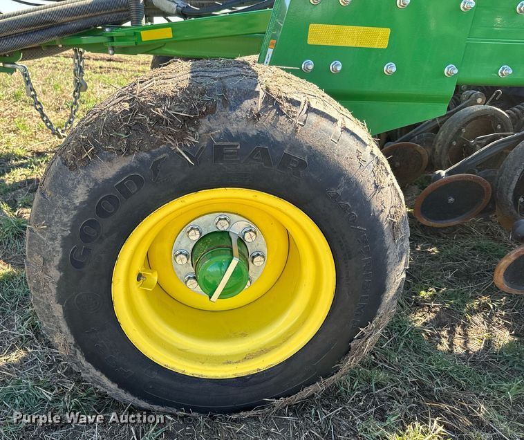 image for item DQ6729 2018 John Deere 1890C air seeder