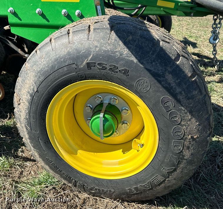 image for item DQ6729 2018 John Deere 1890C air seeder