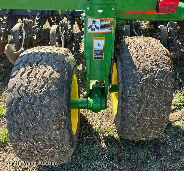 image for item DQ6729 2018 John Deere 1890C air seeder