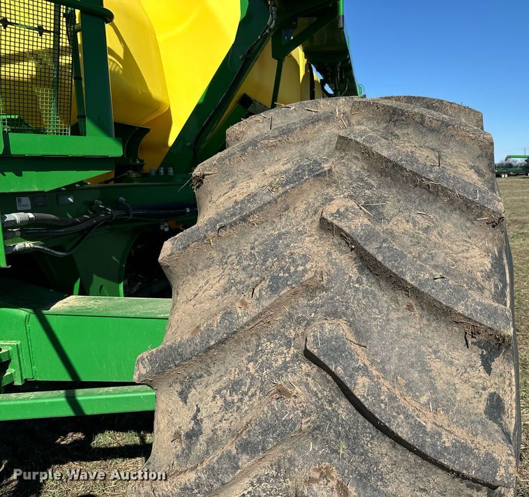 image for item DQ6729 2018 John Deere 1890C air seeder